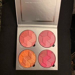 Blush pallet